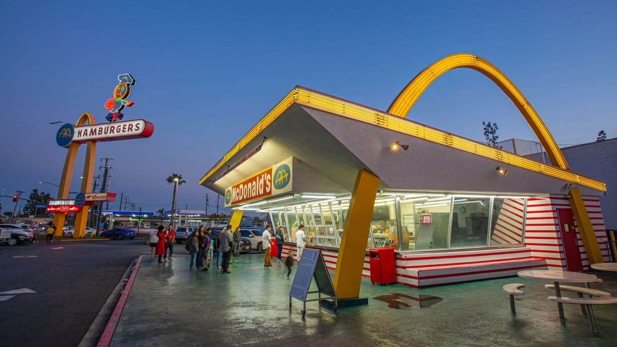 Downey Mcdonalds - Oldest Operating McDonalds Restaurant - Opened in 1953 - The oldest operating McDonald's restaurant is the third one built, opened in 1953. It is located at 10207 Lakewood Blvd. at Flor - History of McDonald's Golden Arches Logo